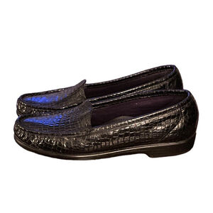SAS Womens 7 N Black‎ Alligator Texture Slip-On Flats Tripad Comfort Narrow